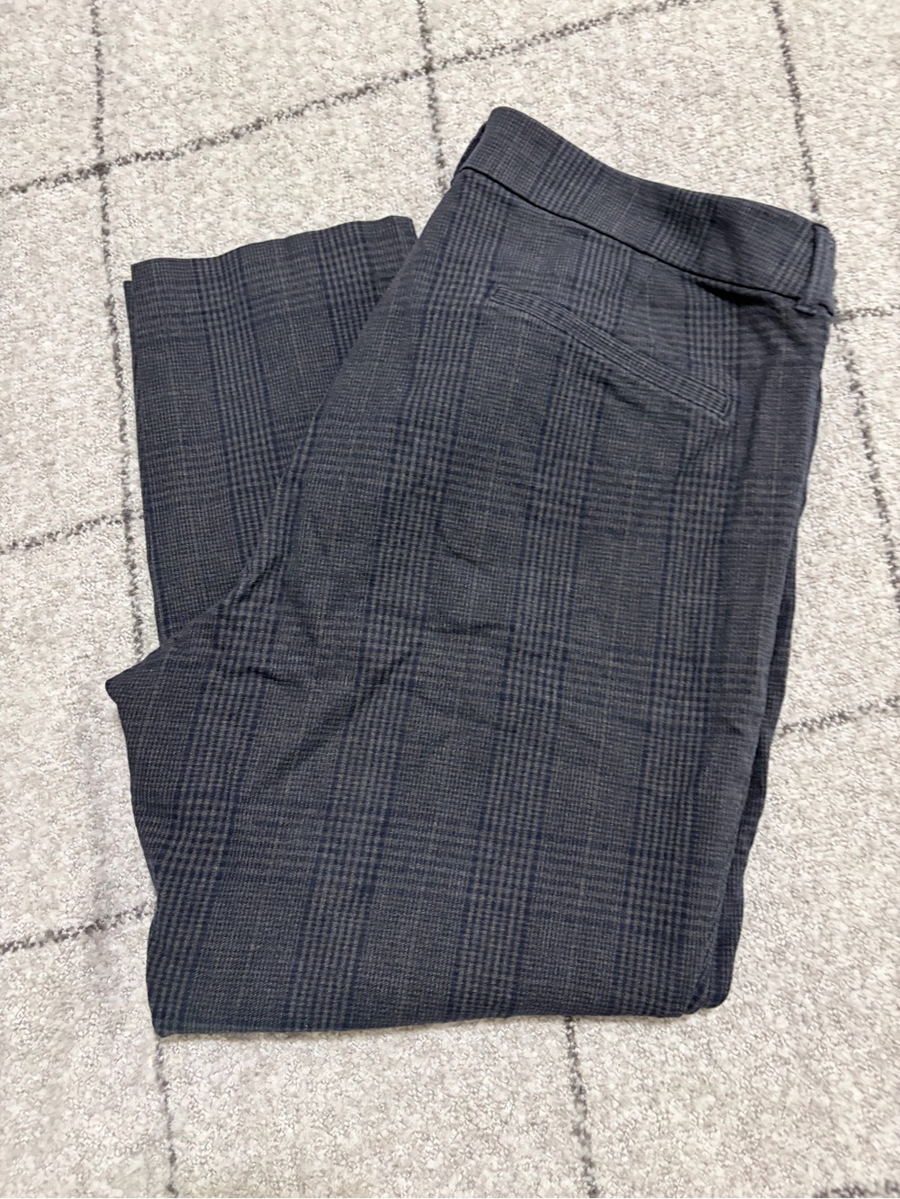Old Navy Pixie ankle pants, women’s size 16, gray plaid